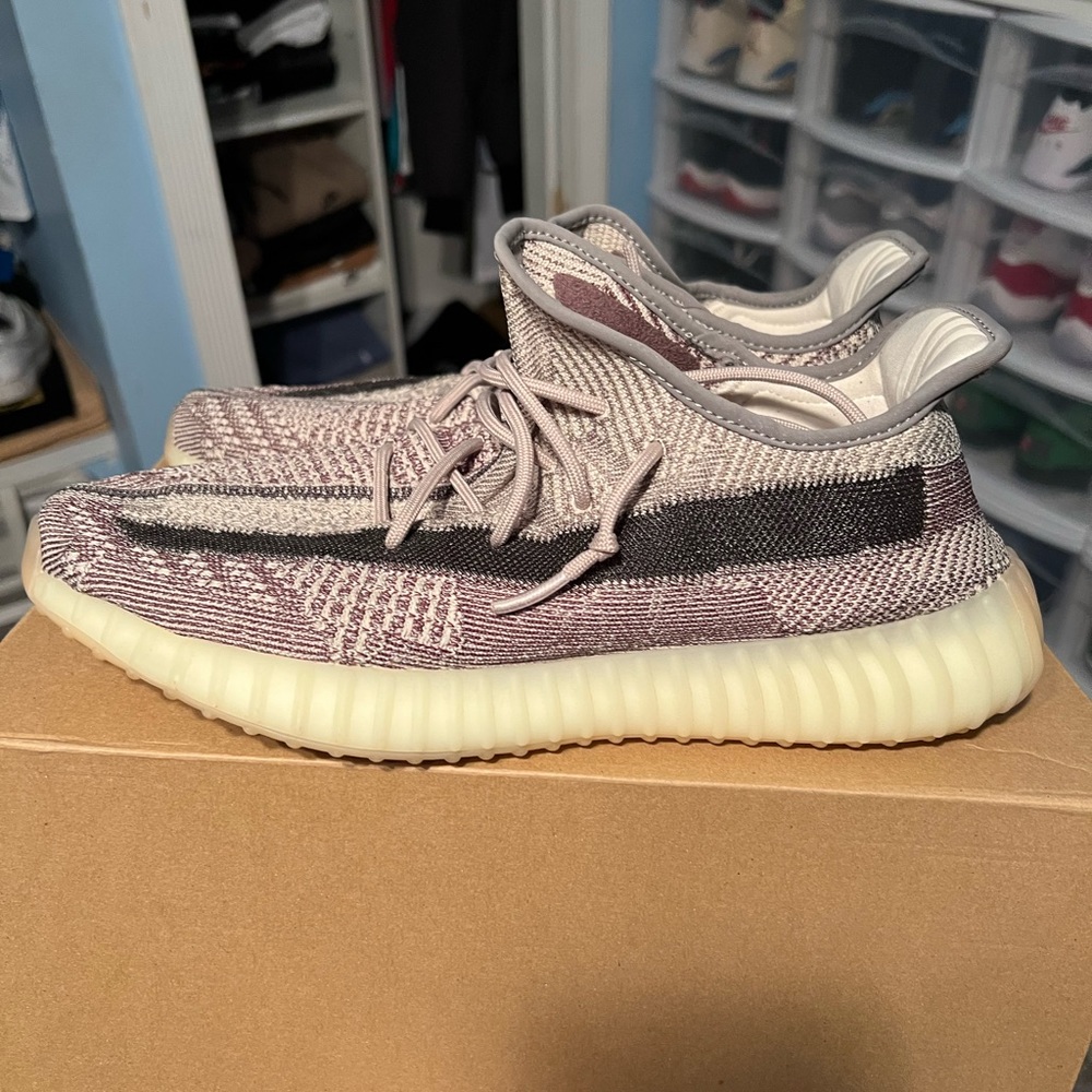 Men’s size 12 yeezy 350 “zyon”